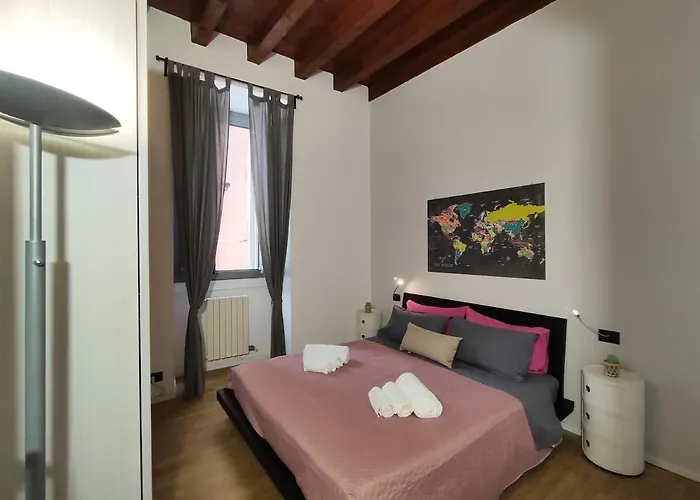 In Centro Casa Mila Como