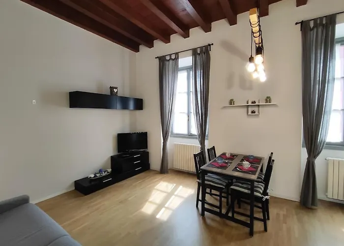 In Centro Casa Mila Como