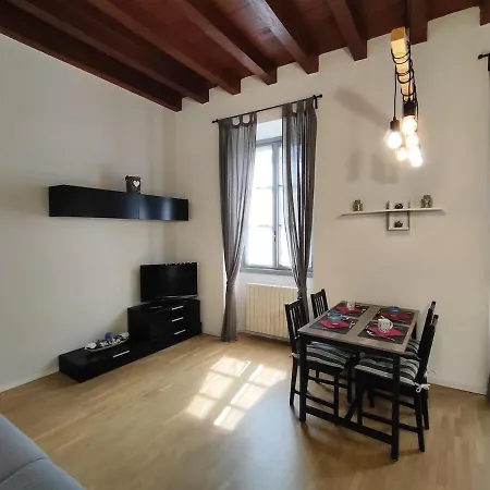 In Centro Casa Mila 科莫